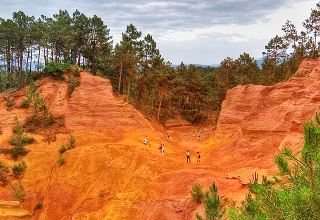 Nella terra dove estraggono il colore Ocra