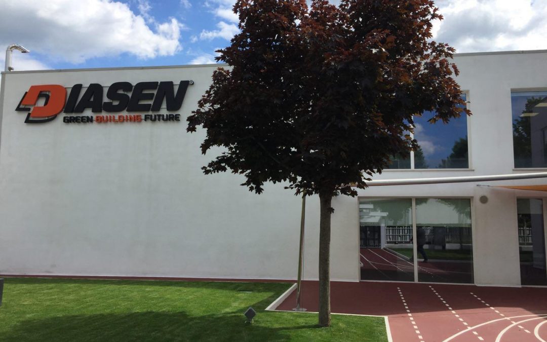 Diasen al FEL con i suoi decorativi di punta